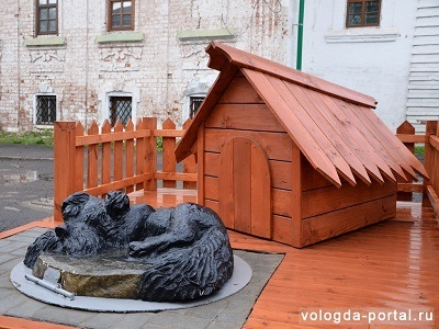 «Памятник беспородной собаке»