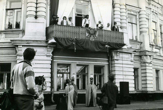 0+ Виртуальная выставка «Как хорошо, что есть театр!»