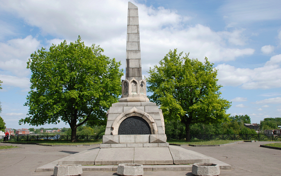 Памятник 800-летию Вологды